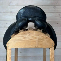 Used Revere Dressage Saddle 17.5/M -Weaver Leather Store 322 Cantle 00242.1684363610
