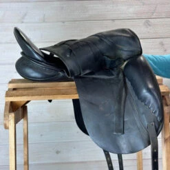 Used Revere Dressage Saddle 17.5/M -Weaver Leather Store 322 R Flap 10381.1684363643