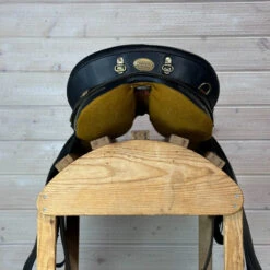 Used Porter's Stockman Drafter Australian Saddle 16/W -Weaver Leather Store 328 Cantle 66440.1686182234