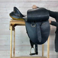 Used Porter's Stockman Drafter Australian Saddle 16/W -Weaver Leather Store 328 R Flap 44421.1686182215