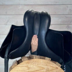 Used Stubben Portos Dressage Saddle 17.5/MW 23 Used Stubben Portos Dressage Saddle 17.5/MW -Weaver Leather Store 330 Channel Measurement 81472.1686181811
