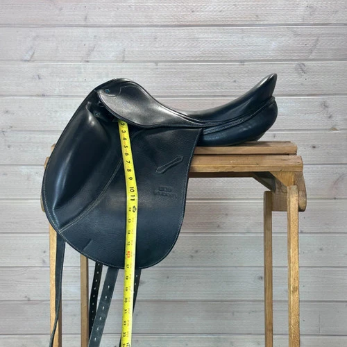 Used Stubben Portos Dressage Saddle 17.5/MW 9 Used Stubben Portos Dressage Saddle 17.5/MW - Image 7