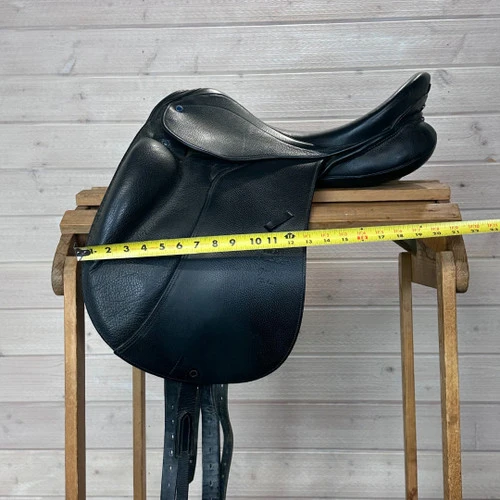 Used Stubben Genesis CL Dressage Saddle 17/N 10 Used Stubben Genesis CL Dressage Saddle 17/N - Image 8