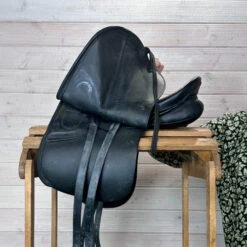 Used Stubben Genesis CL Dressage Saddle 17/N 23 Used Stubben Genesis CL Dressage Saddle 17/N -Weaver Leather Store 332 L Flap 79780.1687460904