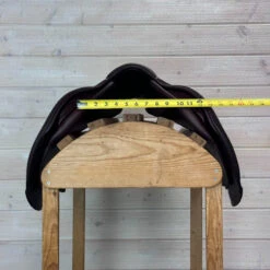 Used CWD 2GS Close Contact Saddle 18/M 15 Used CWD 2GS Close Contact Saddle 18/M -Weaver Leather Store 333 Front Measurement 89796.1687462104